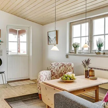 Topi - 15m From The Sea By Interhome